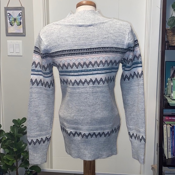 NWOT Med Comfy Cozy Sweater - Picture 4 of 5